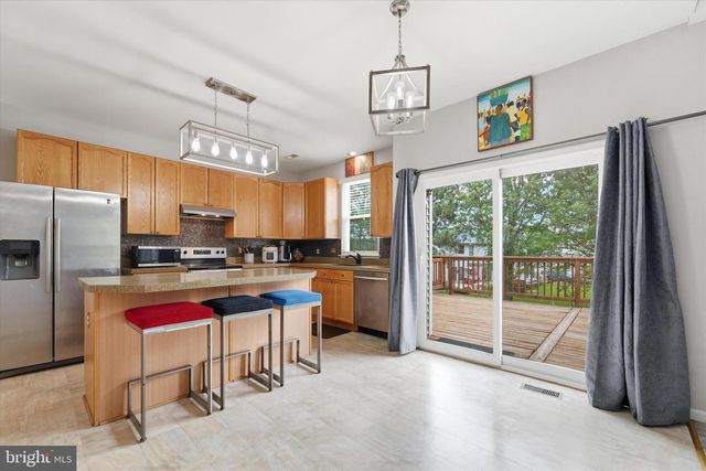 2402 SHAKER LN, Frederick, MD 21702