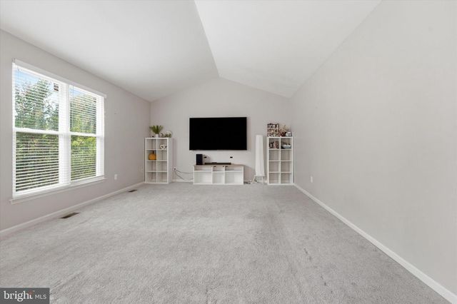 2402 SHAKER LN, Frederick, MD 21702