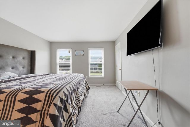 2402 SHAKER LN, Frederick, MD 21702