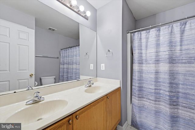 2402 SHAKER LN, Frederick, MD 21702