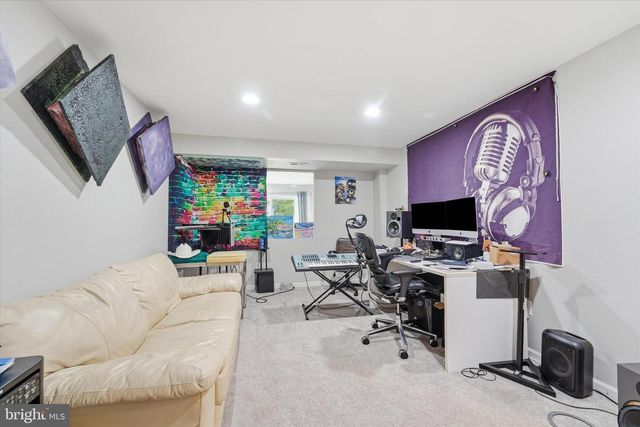 2402 SHAKER LN, Frederick, MD 21702