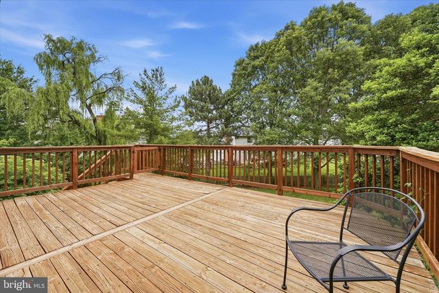 2402 SHAKER LN, Frederick, MD 21702