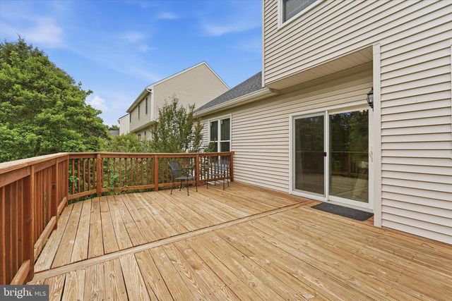 2402 SHAKER LN, Frederick, MD 21702