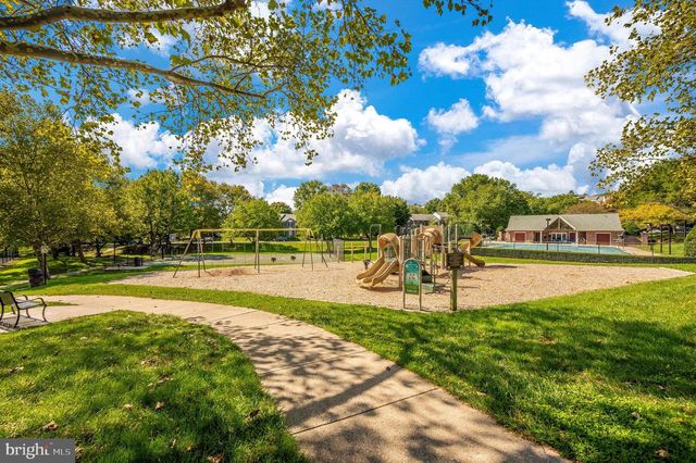 2402 SHAKER LN, Frederick, MD 21702