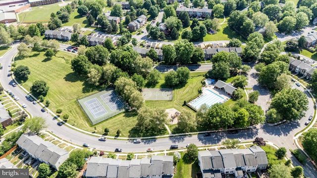 2402 SHAKER LN, Frederick, MD 21702