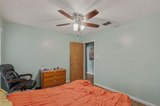 5519 Arncliffe Drive, Houston, TX 77088