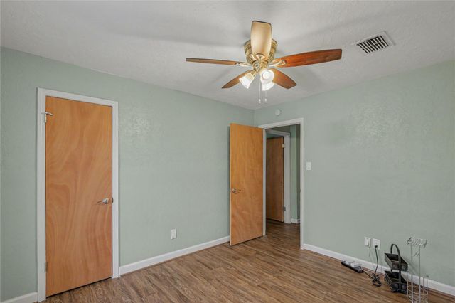 5519 Arncliffe Drive, Houston, TX 77088