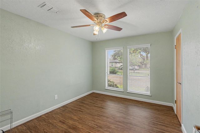 5519 Arncliffe Drive, Houston, TX 77088