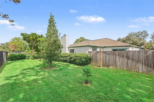 5519 Arncliffe Drive, Houston, TX 77088