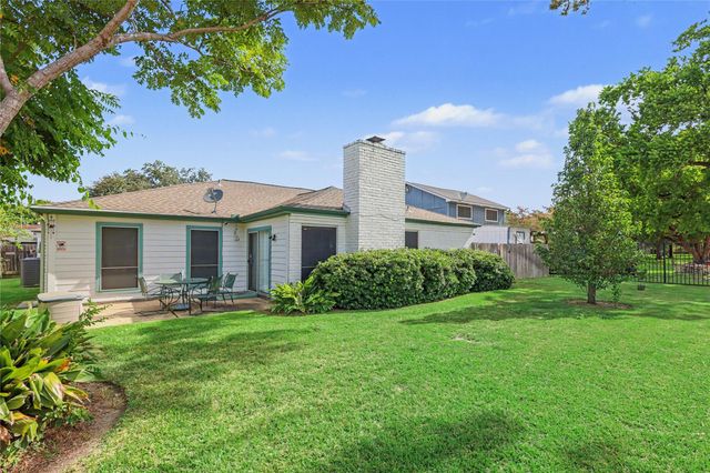 5519 Arncliffe Drive, Houston, TX 77088