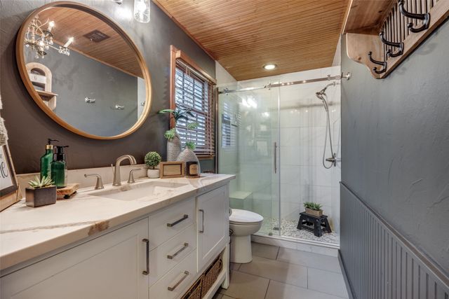 229 Colt Drive, Lake Kiowa, TX 76240