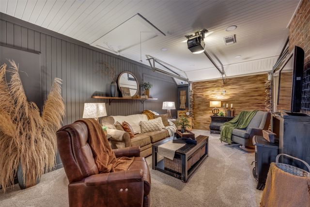 229 Colt Drive, Lake Kiowa, TX 76240