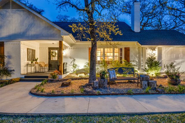 229 Colt Drive, Lake Kiowa, TX 76240