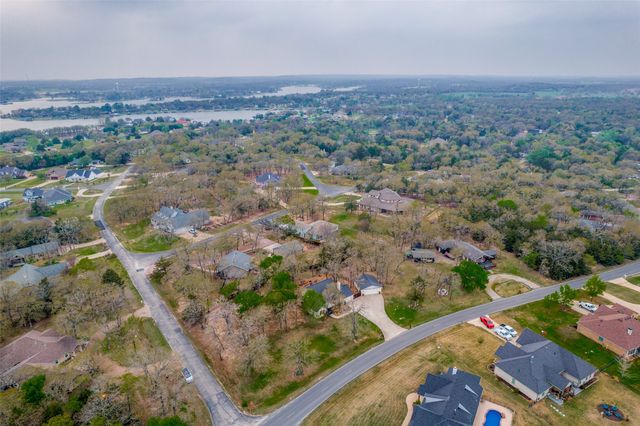229 Colt Drive, Lake Kiowa, TX 76240