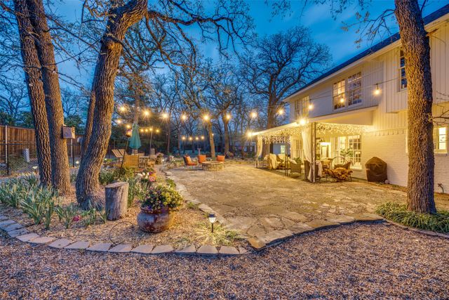 229 Colt Drive, Lake Kiowa, TX 76240