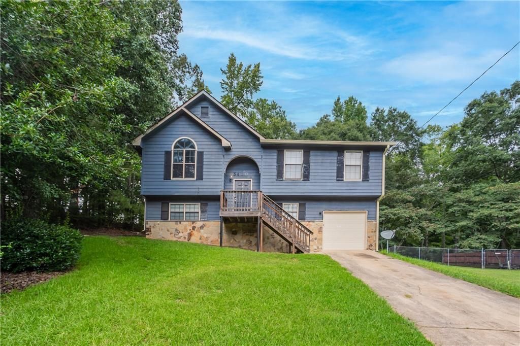 3480 Estate Lake Drive, Fairburn, GA 30213