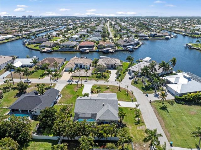 2317 SW 44th TER, Cape Coral, FL 33914