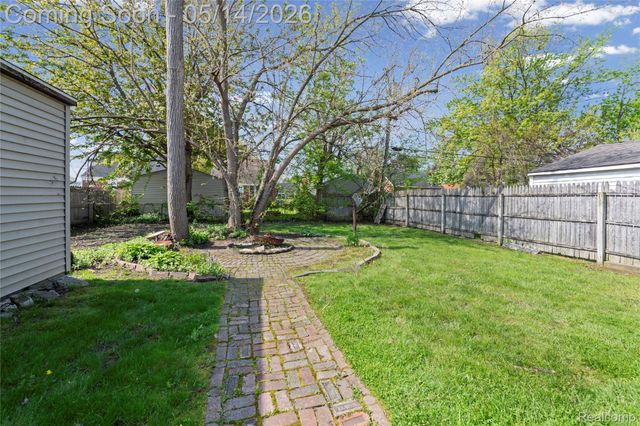 20704 Lancaster Street, Harper Woods, MI 48225
