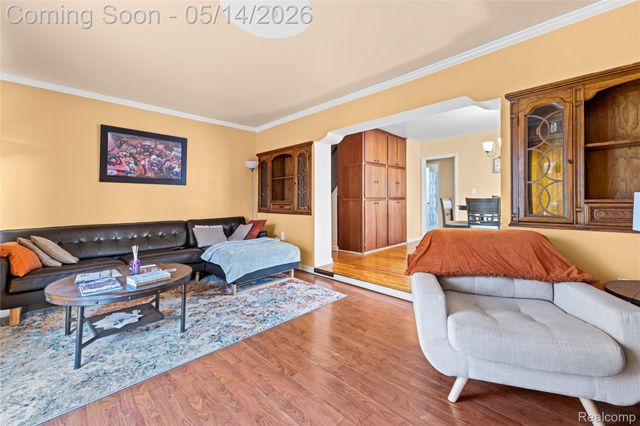 20704 Lancaster Street, Harper Woods, MI 48225