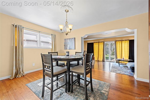 20704 Lancaster Street, Harper Woods, MI 48225
