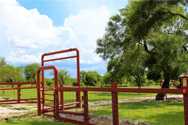 6139 Mockingbird, Mathis, TX 78368