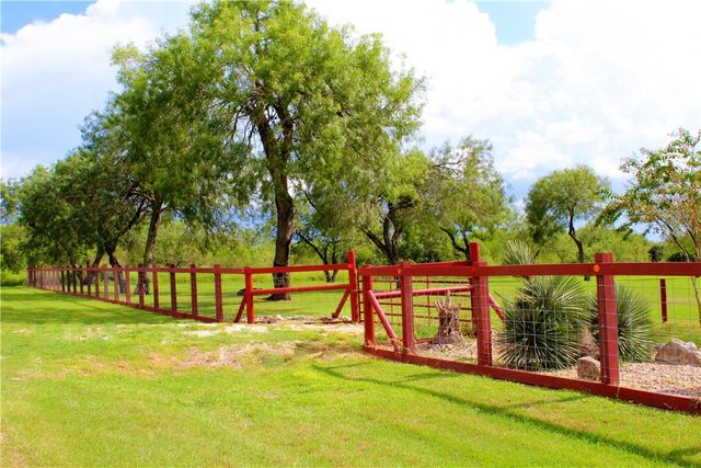 6139 Mockingbird, Mathis, TX 78368