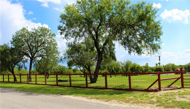 6139 Mockingbird, Mathis, TX 78368