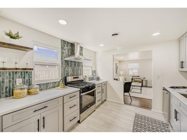 6910 Reno Dr, Arvada, CO 80002