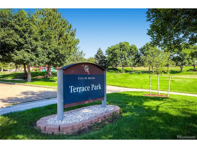 6910 Reno Dr, Arvada, CO 80002