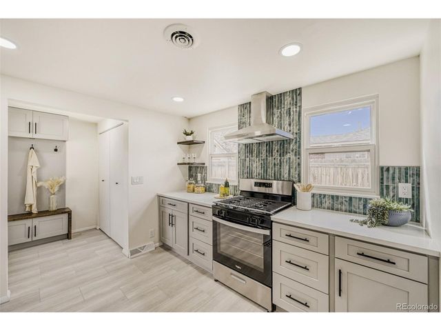 6910 Reno Dr, Arvada, CO 80002