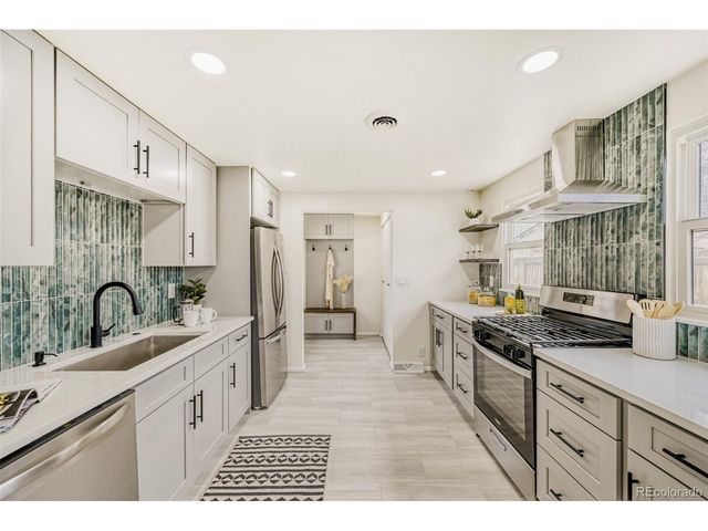 6910 Reno Dr, Arvada, CO 80002