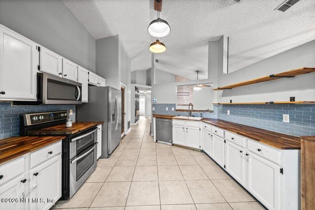 414 SHAMROCK Avenue S, Jacksonville, FL 32218