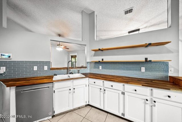 414 SHAMROCK Avenue S, Jacksonville, FL 32218