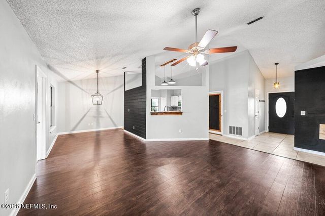 414 SHAMROCK Avenue S, Jacksonville, FL 32218