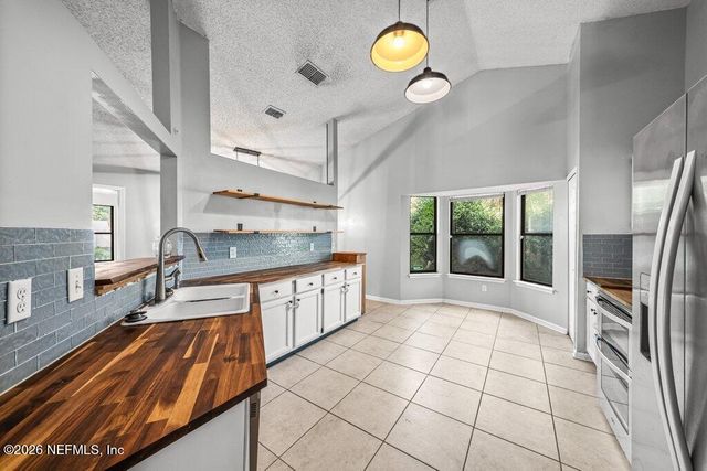 414 SHAMROCK Avenue S, Jacksonville, FL 32218