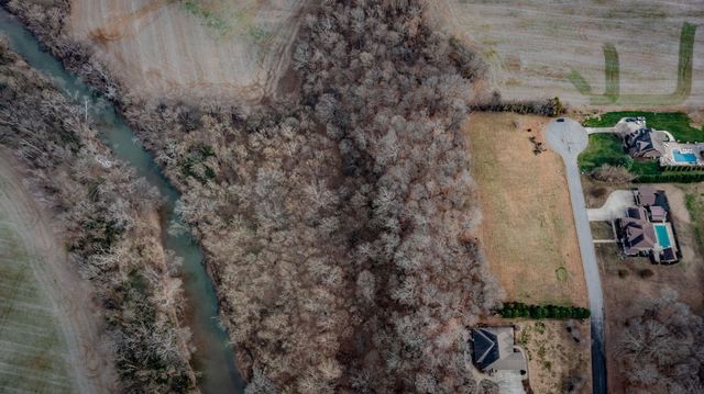 24 Port Royal Estate, Adams, TN 37010