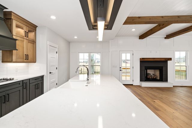 24 Port Royal Estate, Adams, TN 37010