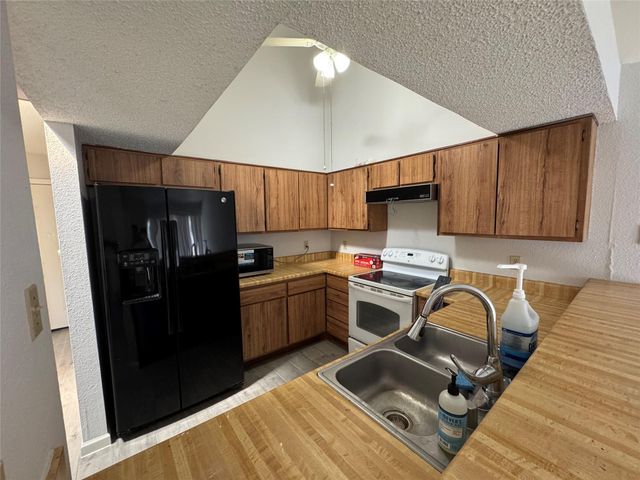 12959 Wirevine Lane, Houston, TX 77072