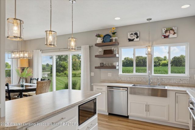 2418 Knollridge Lane, Williamston, MI 48895