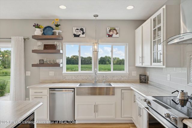 2418 Knollridge Lane, Williamston, MI 48895