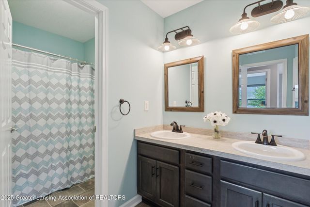 2418 Knollridge Lane, Williamston, MI 48895