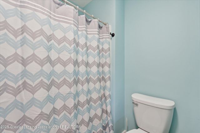 2418 Knollridge Lane, Williamston, MI 48895