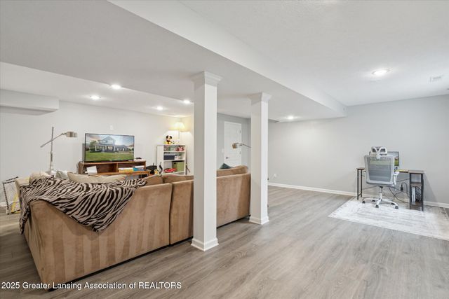 2418 Knollridge Lane, Williamston, MI 48895