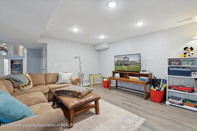 2418 Knollridge Lane, Williamston, MI 48895