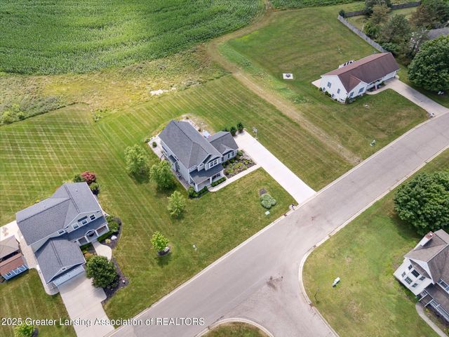 2418 Knollridge Lane, Williamston, MI 48895