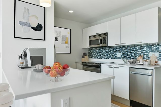 1 Earhart Street 719, Cambridge, MA 02141