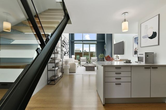 1 Earhart Street 719, Cambridge, MA 02141