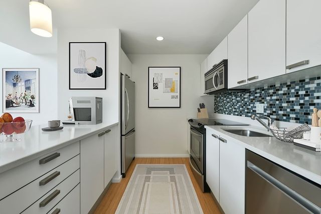 1 Earhart Street 719, Cambridge, MA 02141