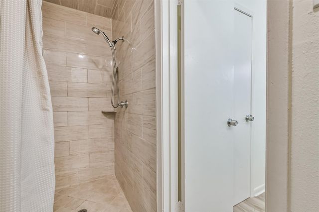 11807 Sagecliff Drive, Houston, TX 77089