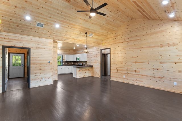 905 N Walnut, Winnsboro, TX 75494